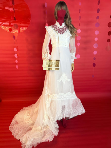 sparkpick features wedding curated vintage look with bag preloved in sustainable fashion